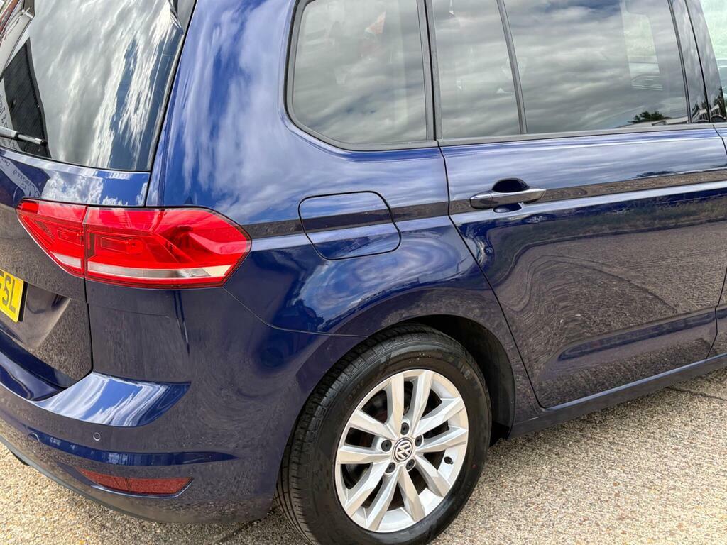 Volkswagen Touran Mpv Black #18