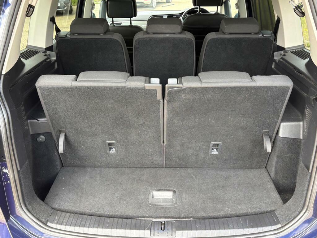 Volkswagen Touran Mpv Black #32