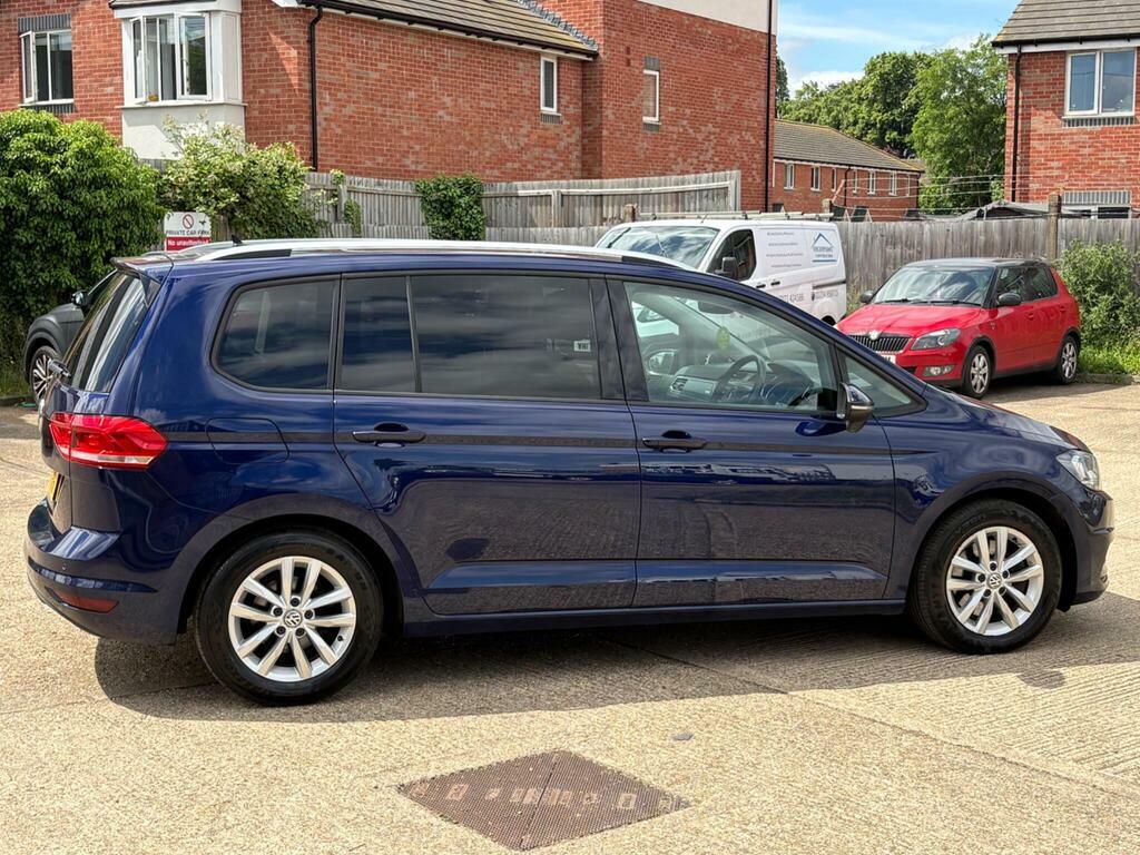 Volkswagen Touran Mpv Black #9