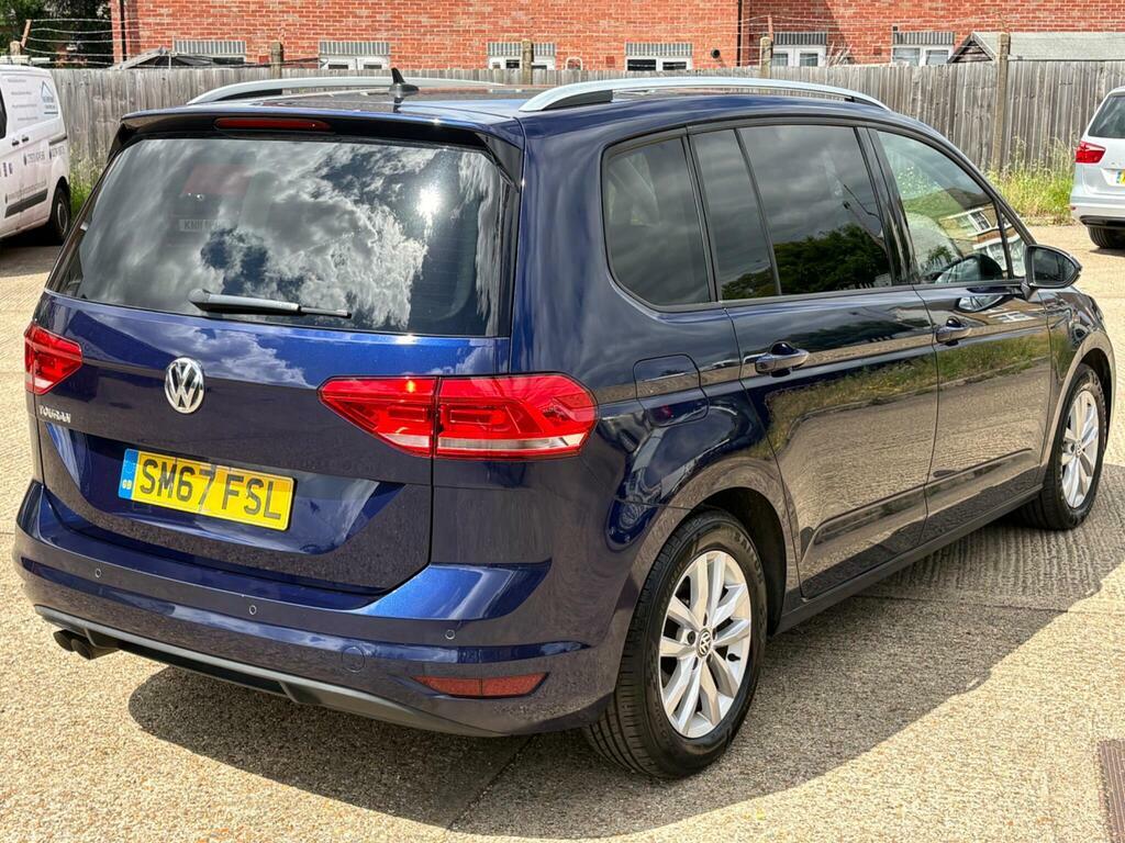 Volkswagen Touran Mpv Black #4