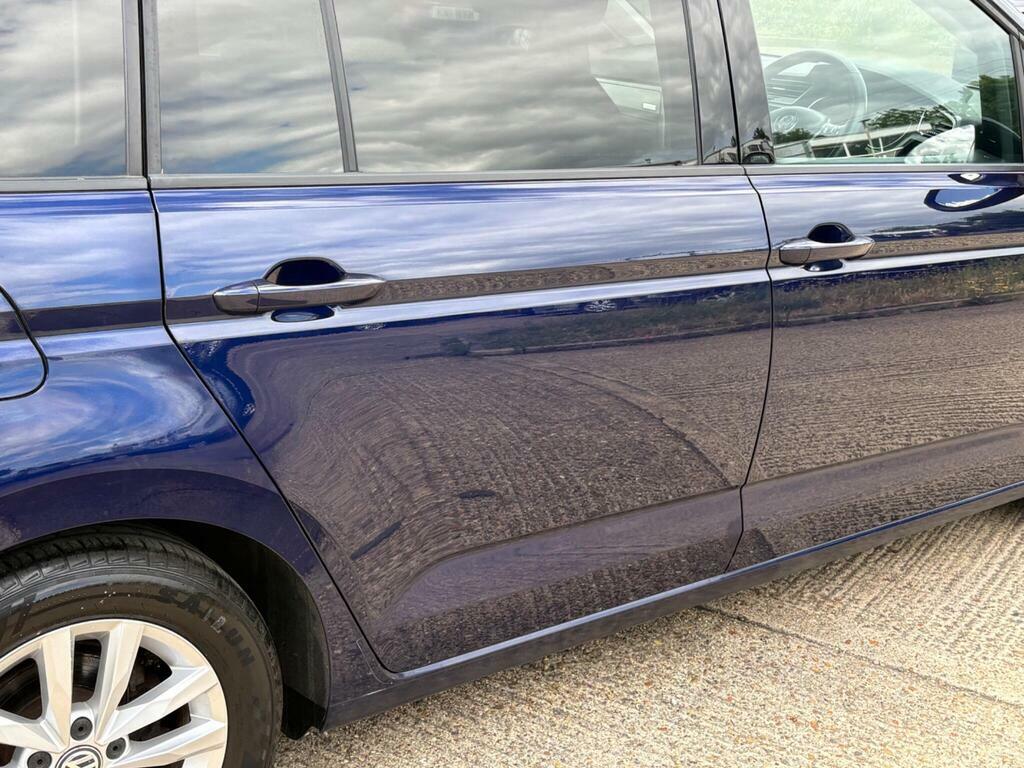 Volkswagen Touran Mpv Black #19