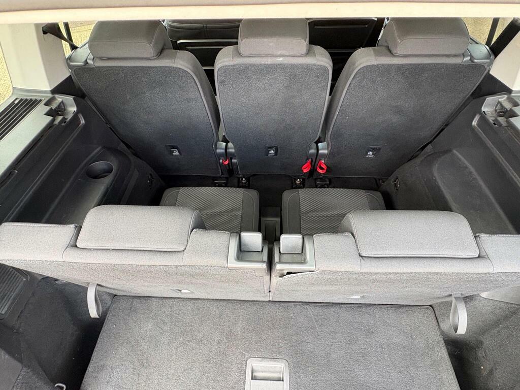Volkswagen Touran Mpv Black #33