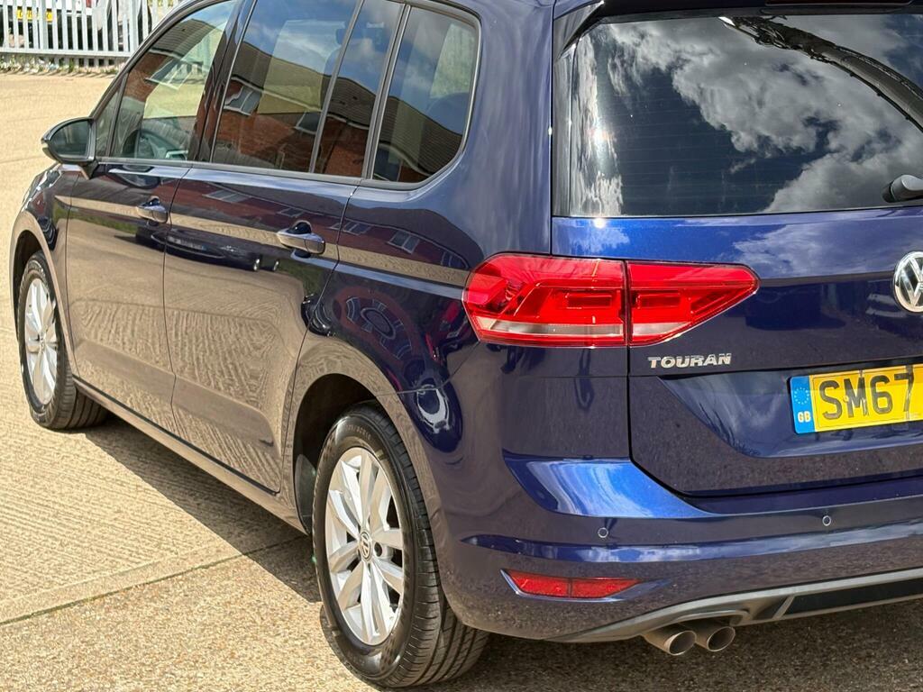 Volkswagen Touran Mpv Black #8