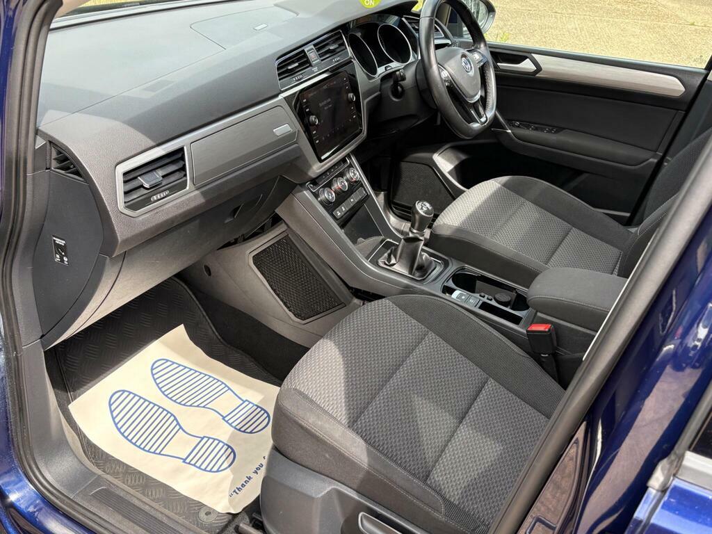 Volkswagen Touran Mpv Black #45