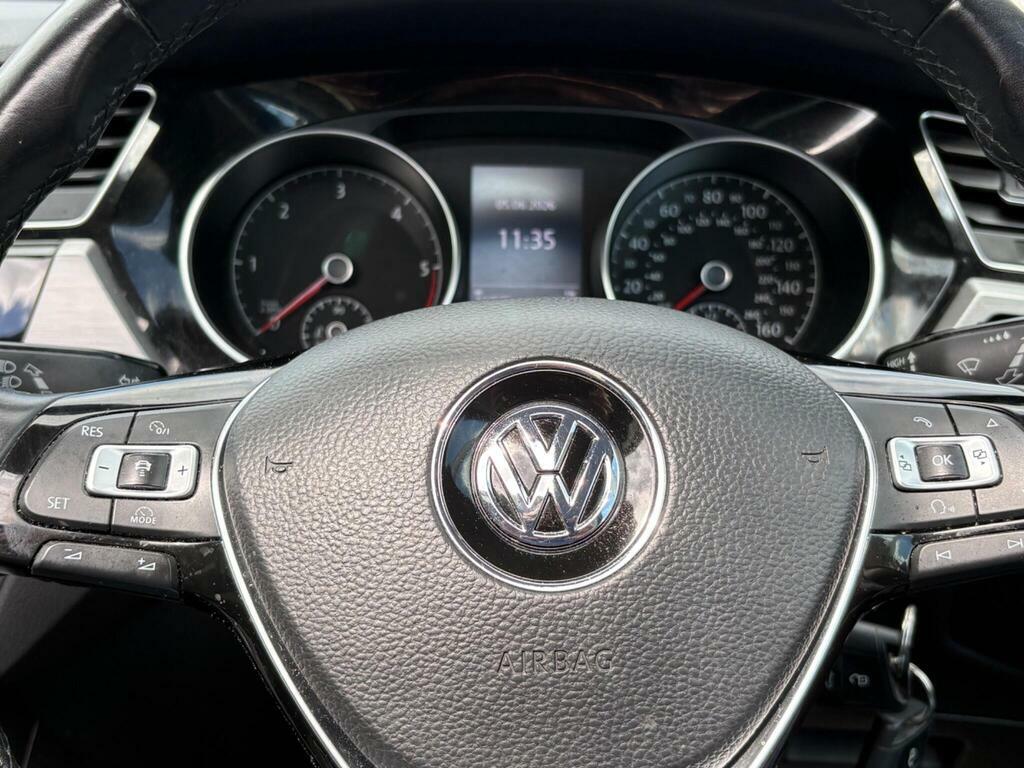 Volkswagen Touran Mpv Black #43