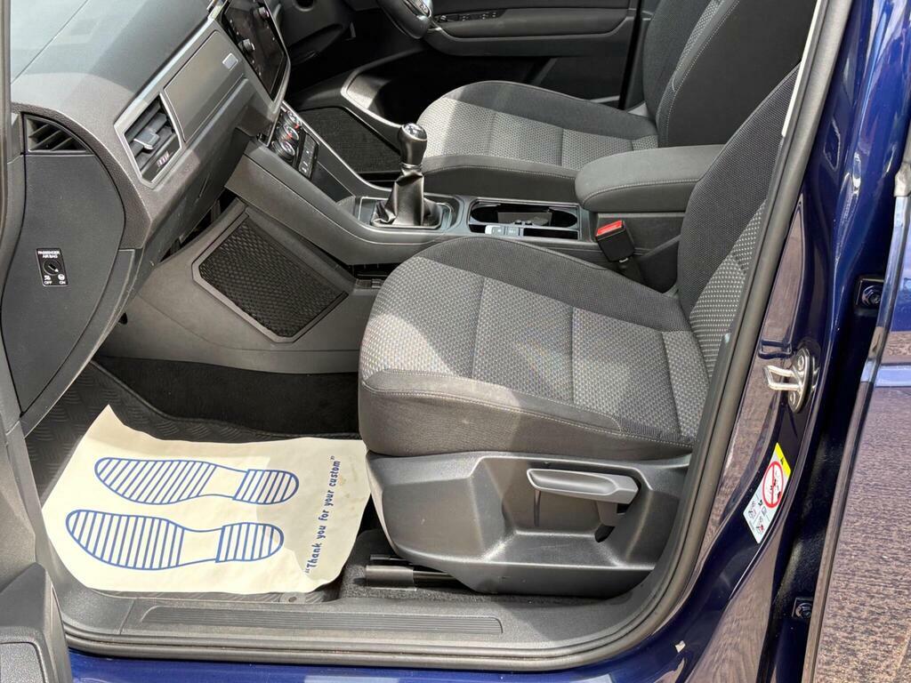 Volkswagen Touran Mpv Black #44
