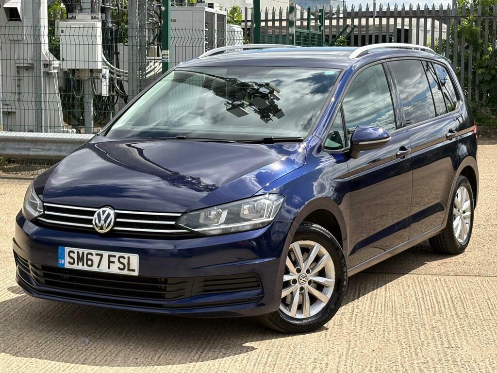 Volkswagen Touran Mpv Black #1