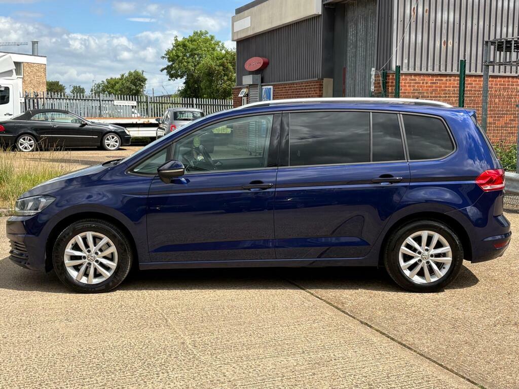 Volkswagen Touran Mpv Black #11