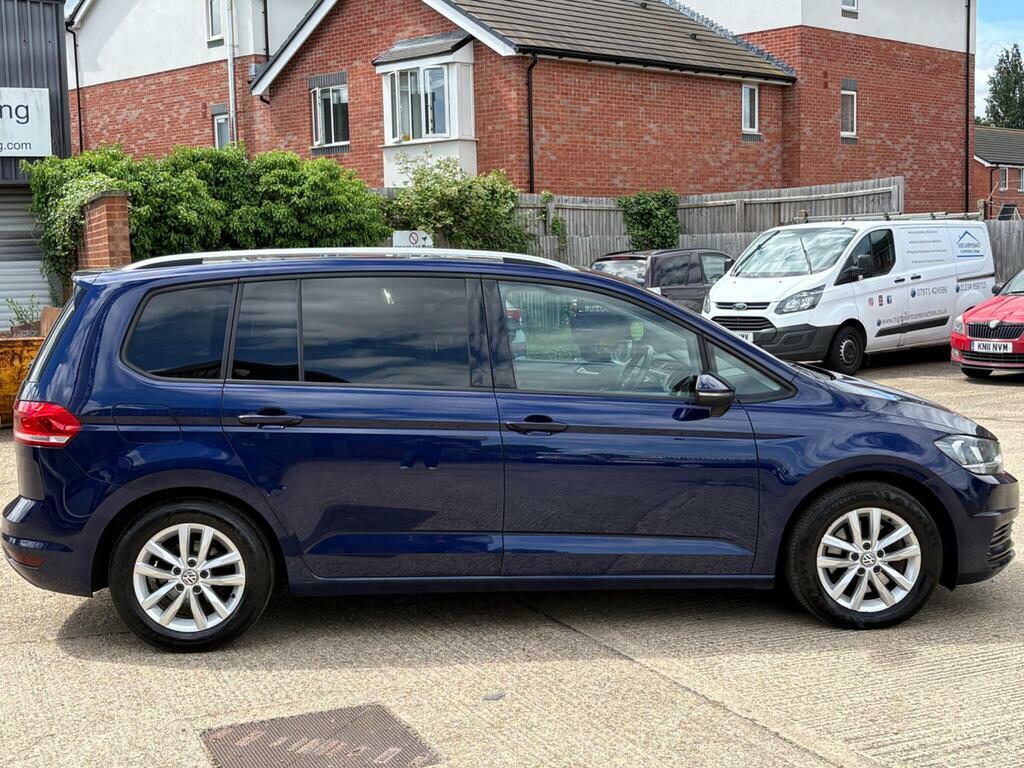 Volkswagen Touran Mpv Black #17