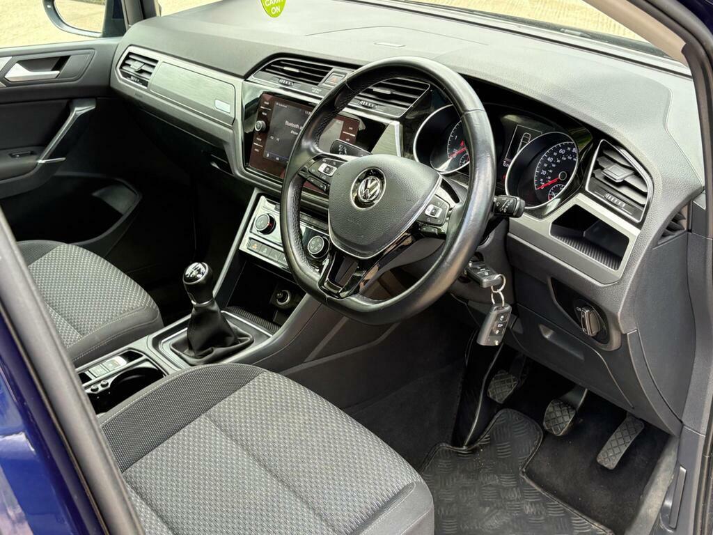 Volkswagen Touran Mpv Black #40