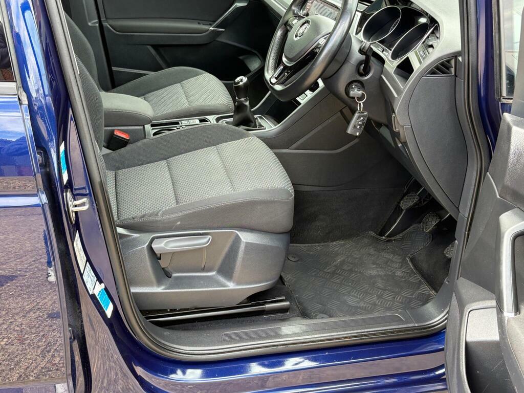 Volkswagen Touran Mpv Black #39
