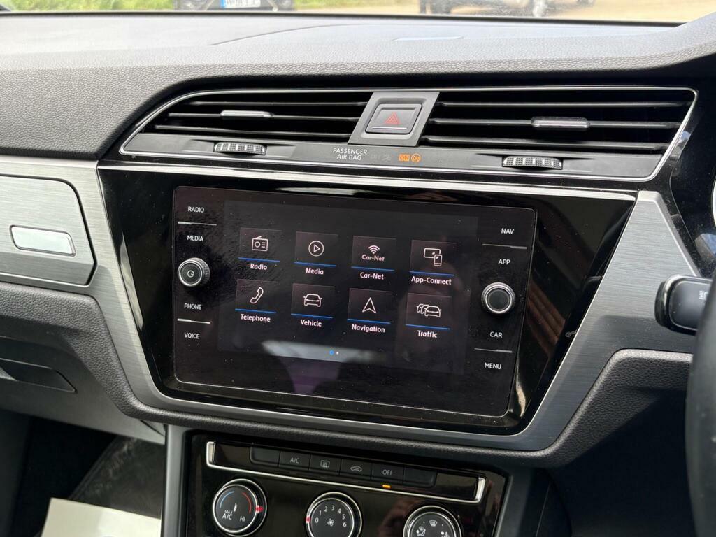 Volkswagen Touran Mpv Black #48