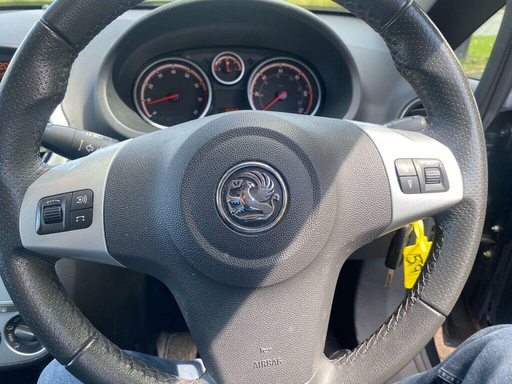Vauxhall Corsa 1.4I 16V Sxi White #15