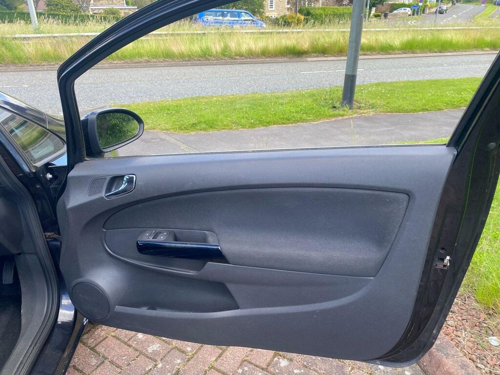 Vauxhall Corsa 1.4I 16V Sxi White #13