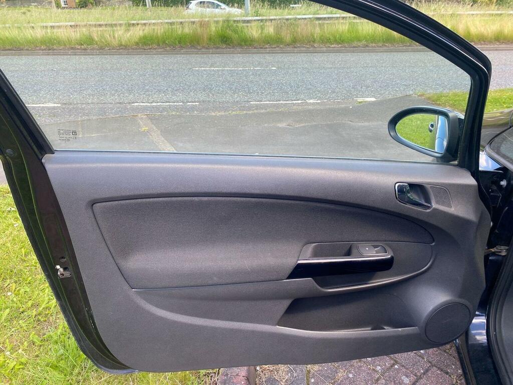 Vauxhall Corsa 1.4I 16V Sxi White #10