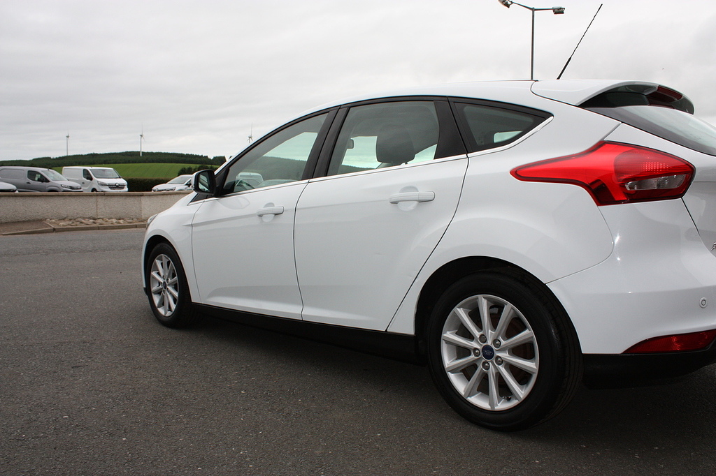 Ford Focus Titanium White #4