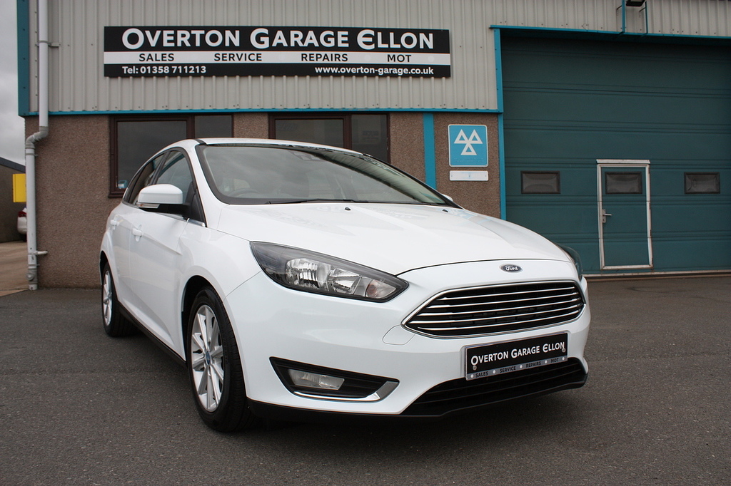 Ford Focus Titanium White