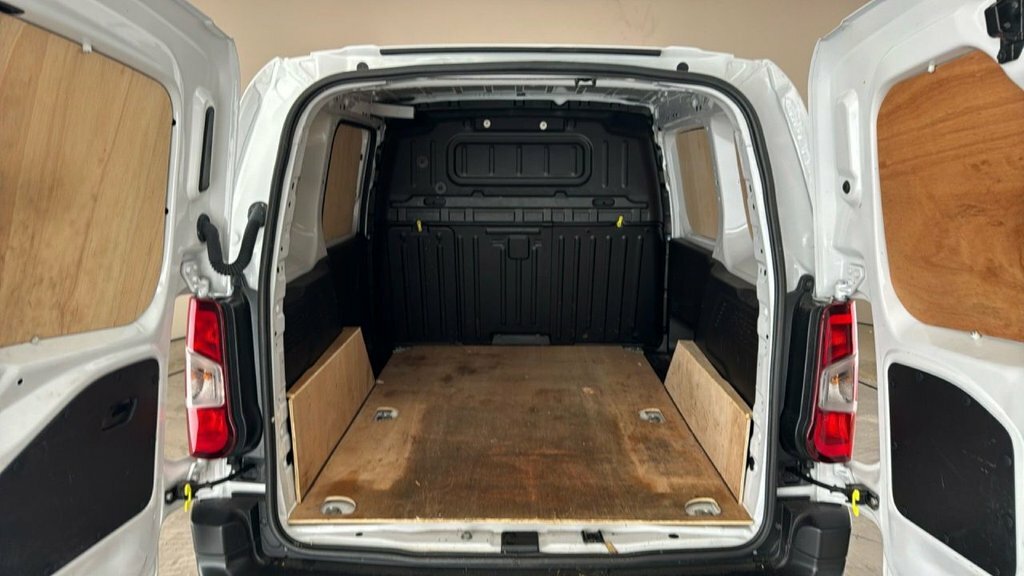 Citroen Berlingo 1.5L Enterprise Edition M White #4