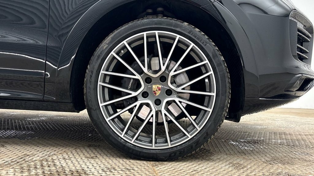 Porsche Cayenne 3L Platinum Edition Black #5