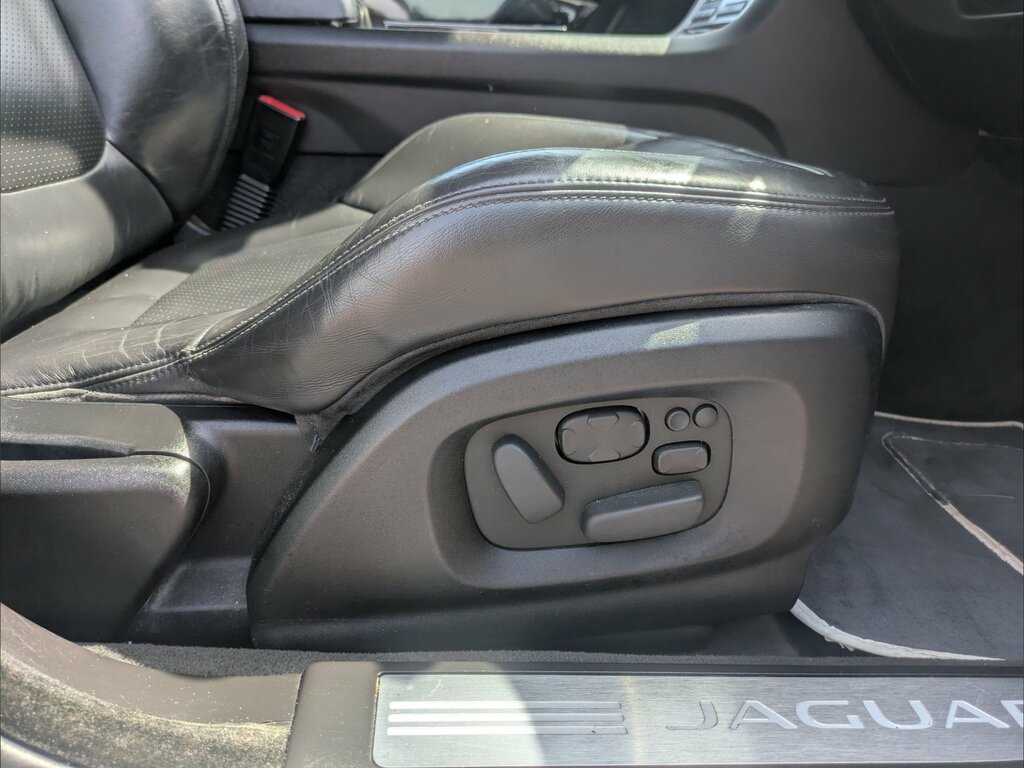 Jaguar XF 3L Portfolio Silver #20