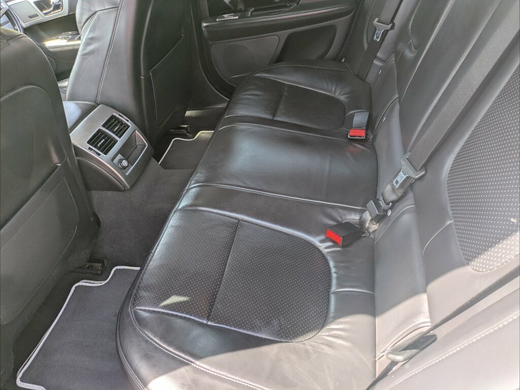 Jaguar XF 3L Portfolio Silver #24