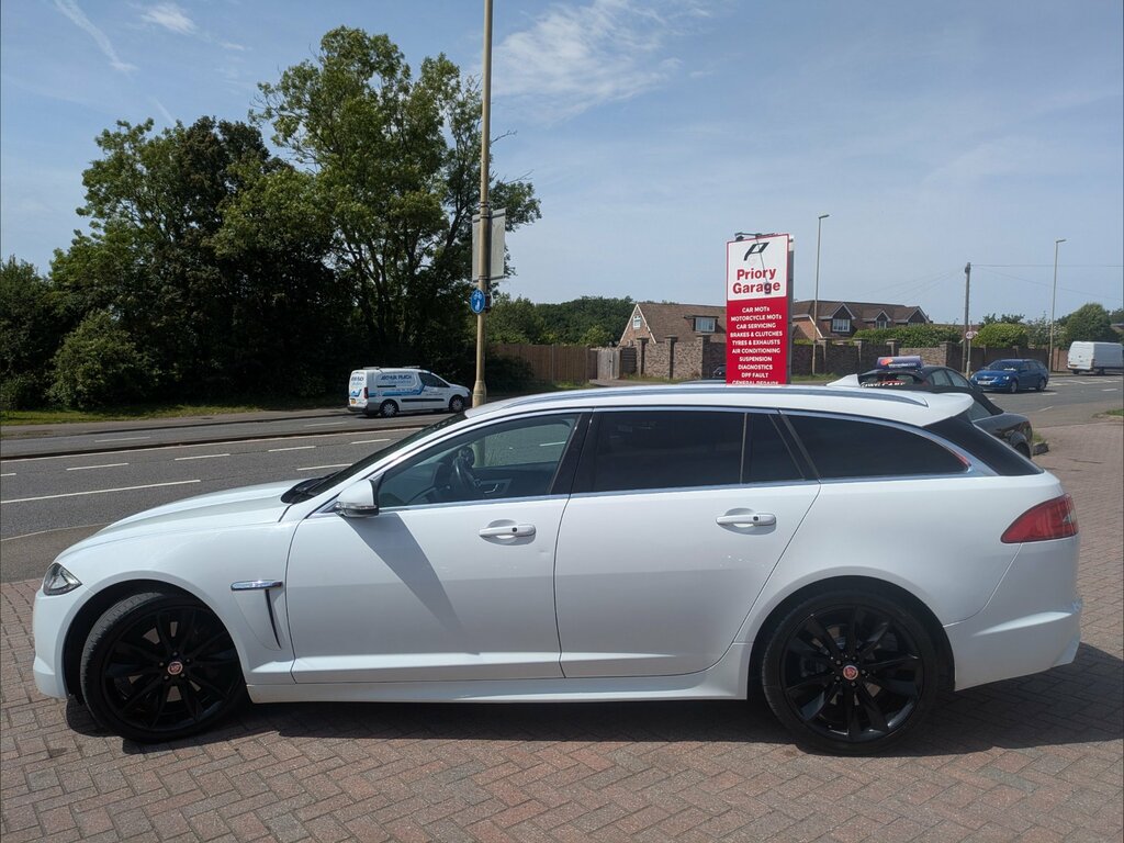 Jaguar XF 3.0D S V6 Portfolio Sportbrake Eur White #3