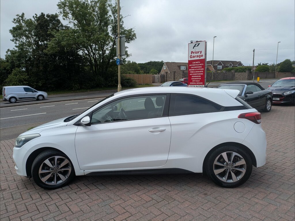 Hyundai I20 1.2 Se Coupe Euro 6 84 Ps White #4