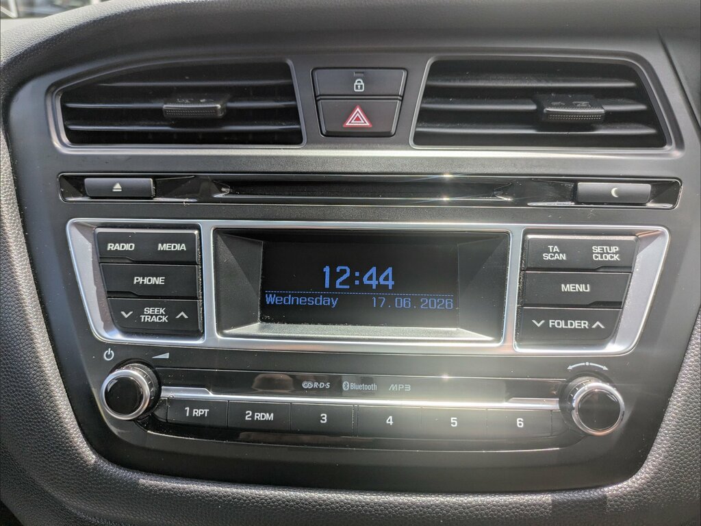 Hyundai I20 1.2 Se 2015 Black #12