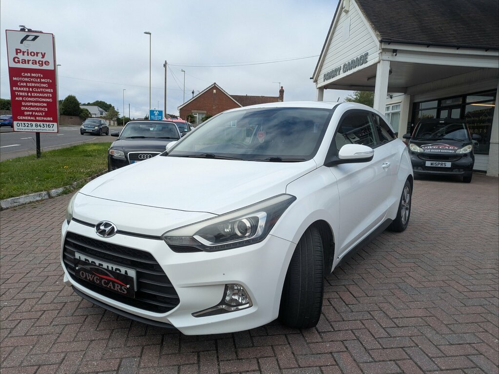 Hyundai I20 1.2 Se Coupe Euro 6 84 Ps White #3