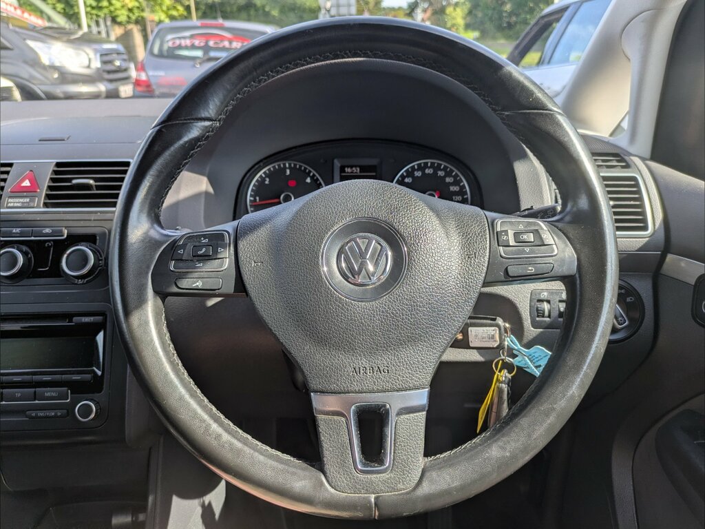 Volkswagen Touran 1.4 Tsi Bluemotion White #10