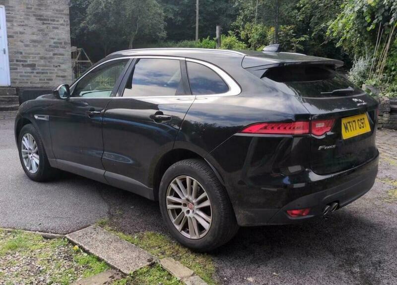 Jaguar F-Pace 2.0 D180 Portfolio Black #2
