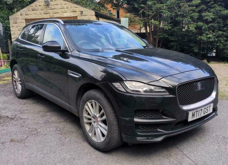 Jaguar F-Pace 2.0 D180 Portfolio Black