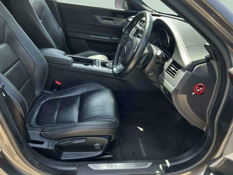 Jaguar XF 2.0D Prestige #11