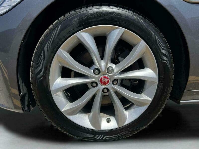 Jaguar XF 2.0D Prestige #28