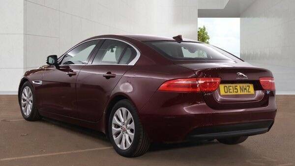 Jaguar XE 2.0D Portfolio Euro 6 Ss Red #4