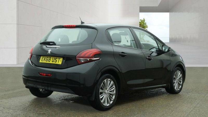Peugeot 208 1.2 Puretech Signature Euro 6 Ss Black #4