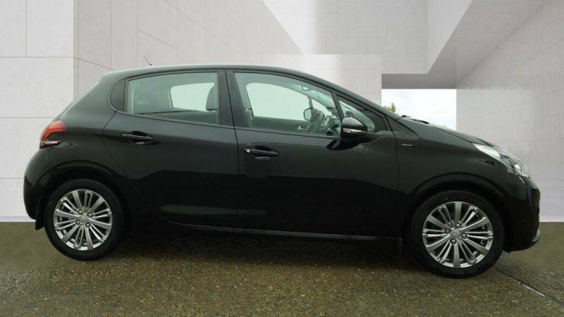 Peugeot 208 1.2 Puretech Signature Euro 6 Ss Black #5