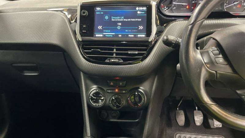 Peugeot 208 Puretech Active Silver #13