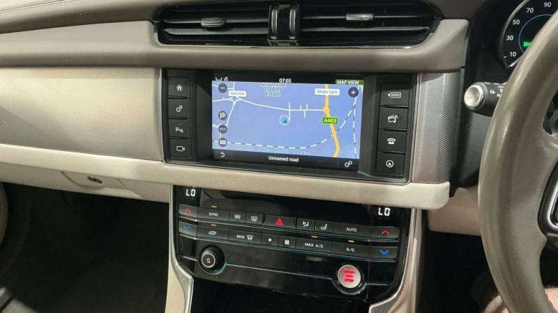 Jaguar XF 2.2 D Portfolio 200 Bhp Black #13