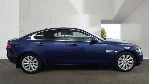 Jaguar XE 2.0D Prestige Euro 6 Ss Blue #5