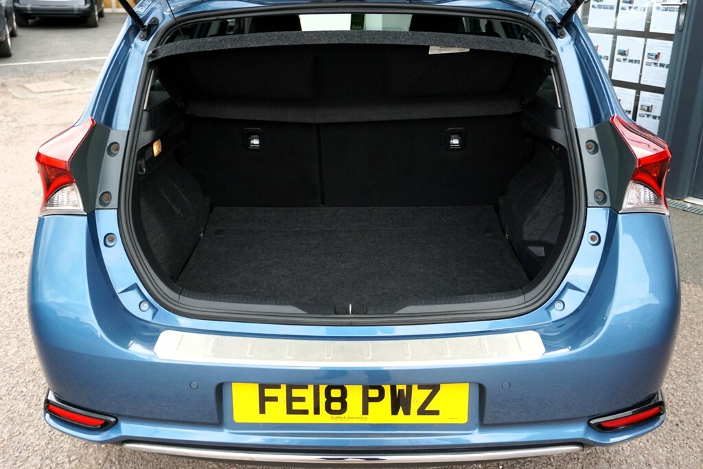 Toyota Auris Vvt-i Icon Tech Silver #9
