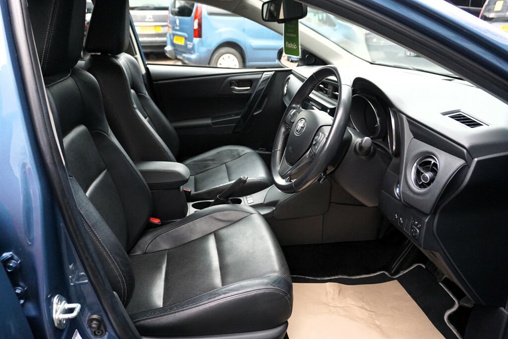 Toyota Auris Vvt-i Excel, Self Charging Hybrid. #6
