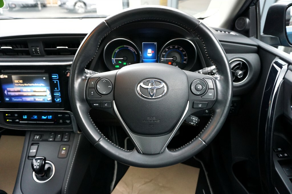 Toyota Auris Vvt-i Excel, Self Charging Hybrid. #2