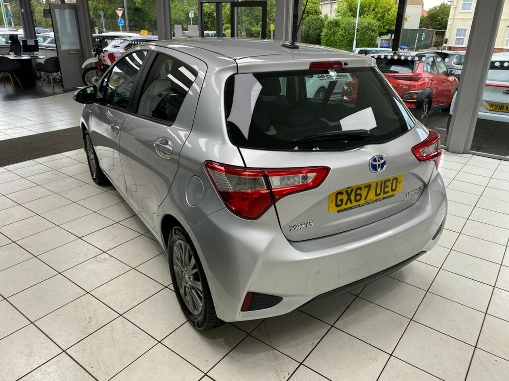 Toyota Yaris 1.5L Icon GX67UEO Silver #6