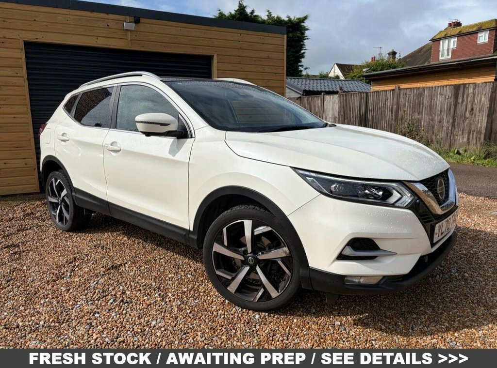 Nissan Qashqai 1.3L N-motion White