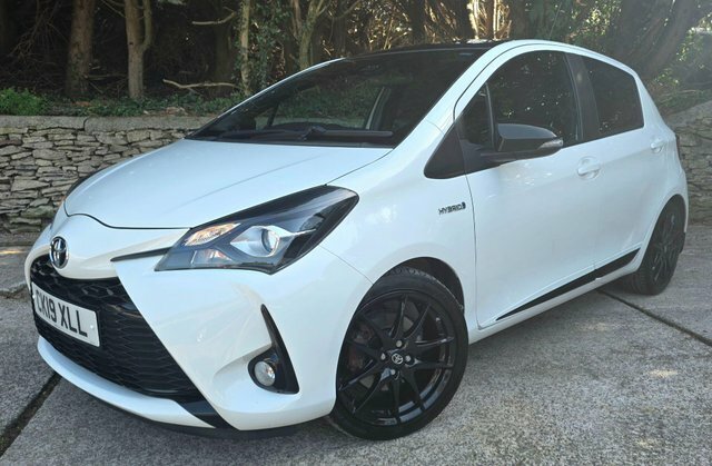 Toyota Yaris 2019 1.5 Vvt-h Gr Sport E-cvt Euro 6 Ss White #3