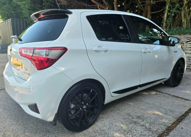 Toyota Yaris 2019 1.5 Vvt-h Gr Sport E-cvt Euro 6 Ss White #6