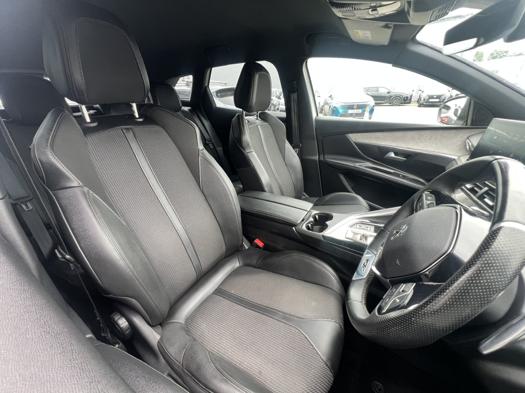 Peugeot 3008 1.2 Puretech Gt Eat8 EX22XZZ White #4