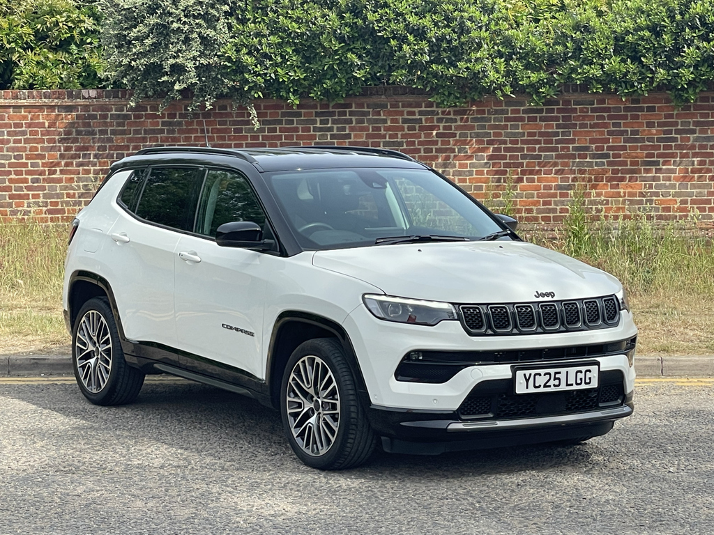 Jeep Compass 1.5 T4 E-torque Hybrid Altitude Dct Black