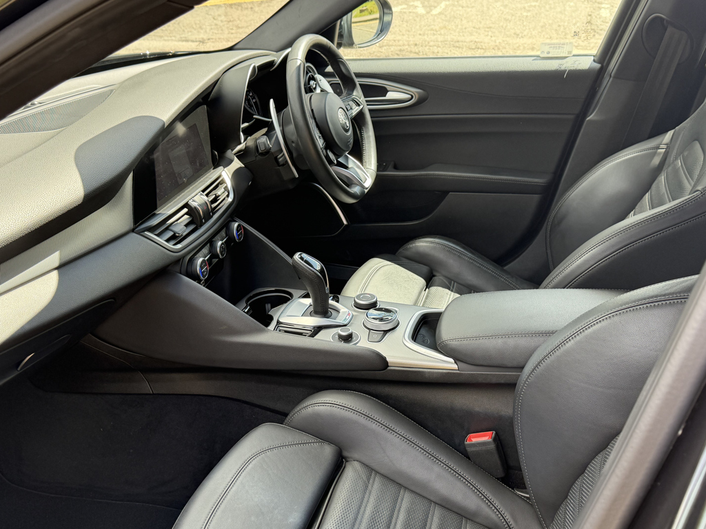 Alfa Romeo Giulia 2L Veloce Red #18